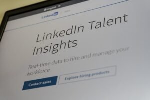 LinkedIn 推出 AI 模型測試神器！一鍵比較各家生成效果，助你選出最強行銷助手