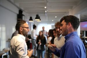 內向行銷人的社交救星：21 個 SEO 大會實戰技巧，讓你告別尷尬建立強大人脈